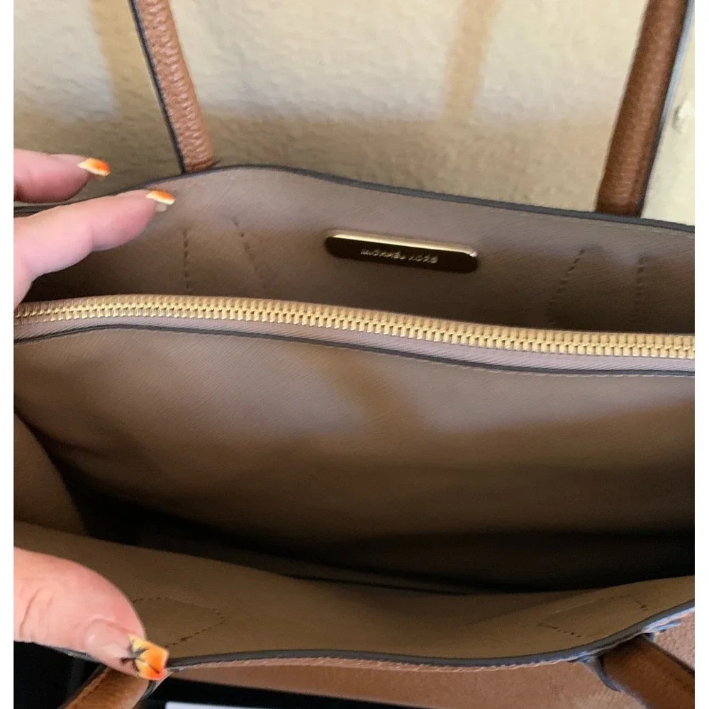 Michael‎ Kors Large Pebbled Leather Satchel Excellent condition